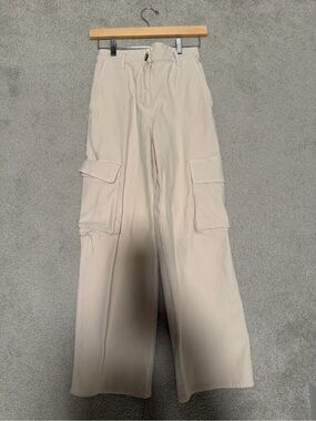 Aritzia Wilfred Cargo Pants Size 2 Birch Color